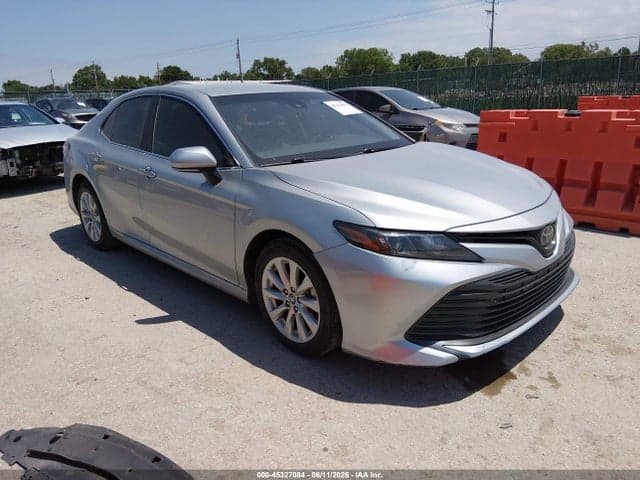 2018 TOYOTA CAMRY LE - 1