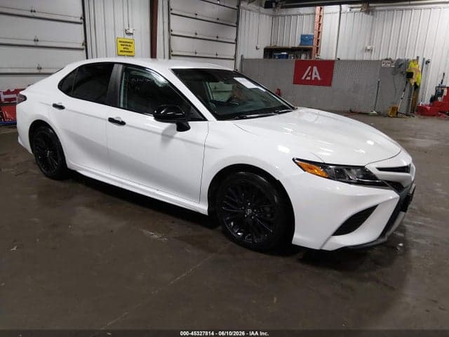 2019 TOYOTA CAMRY SE - 1