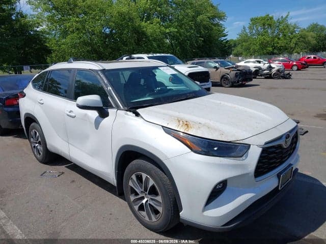 2023 TOYOTA HIGHLANDER XLE - 1