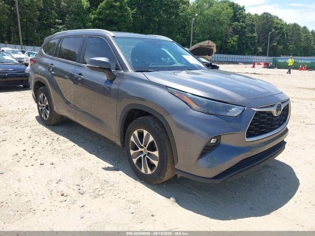 2023 TOYOTA HIGHLANDER XLE - 1