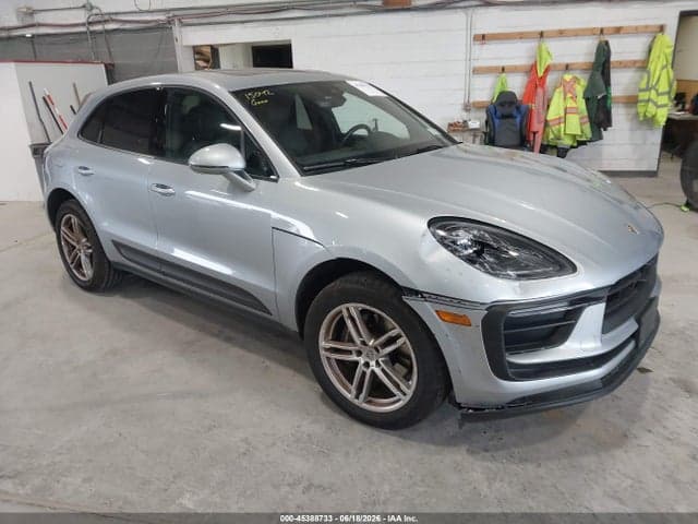 2024 PORSCHE MACAN T - 1