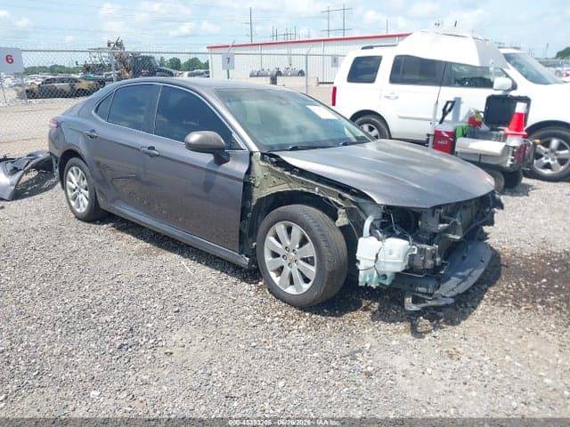 2018 TOYOTA CAMRY LE - 1