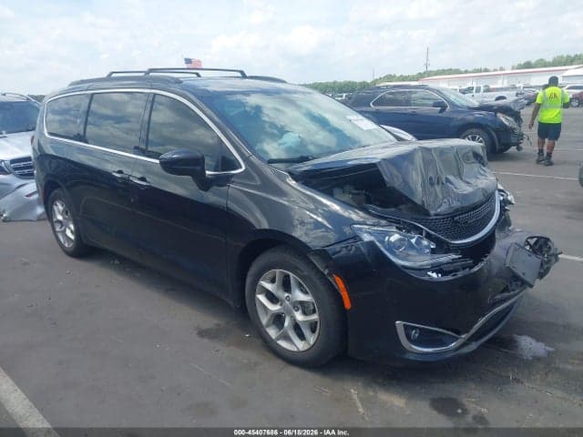 2020 CHRYSLER PACIFICA TOURING - 1