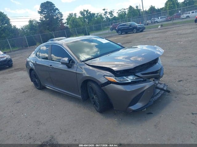 2020 TOYOTA CAMRY SE - 1