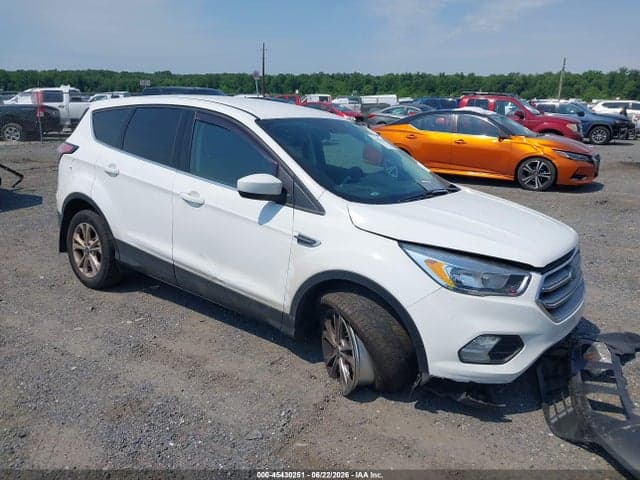2017 FORD ESCAPE SE - 1