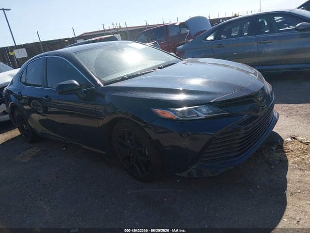 2019 TOYOTA CAMRY LE - 1