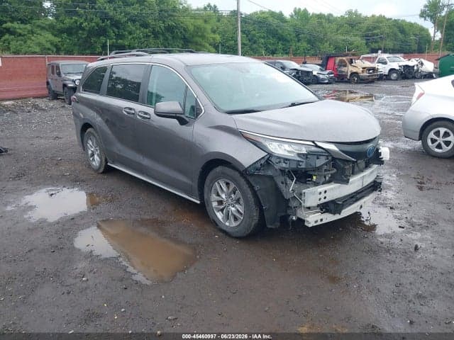2023 TOYOTA SIENNA LE - 1