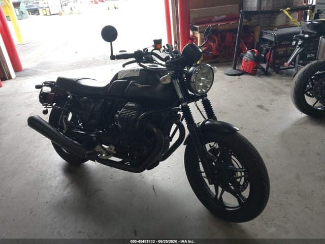 2017 MOTO GUZZI V7 III STONE - 1