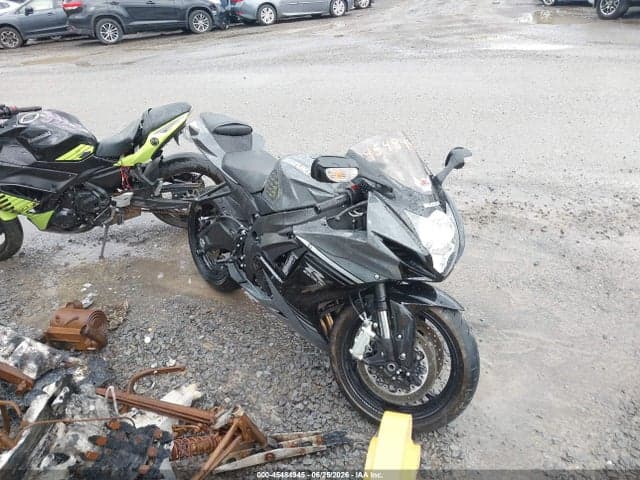 2025 SUZUKI GSX-R600 - 1