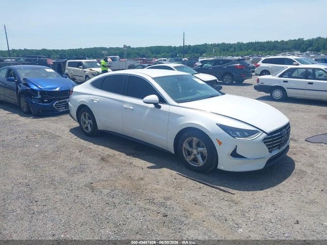2022 HYUNDAI SONATA SE