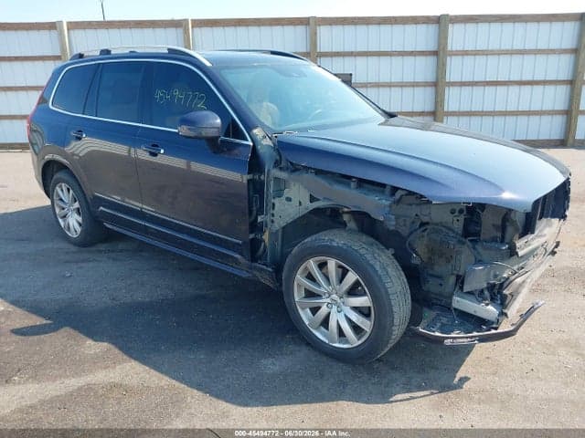 2017 VOLVO XC90 T6 MOMENTUM - 1