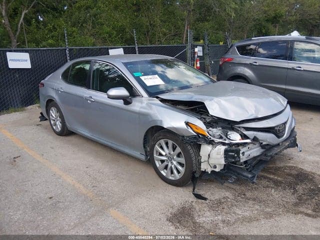 2018 TOYOTA CAMRY LE - 1