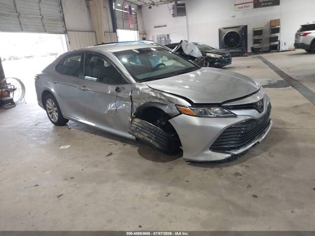 2018 TOYOTA CAMRY LE - 1