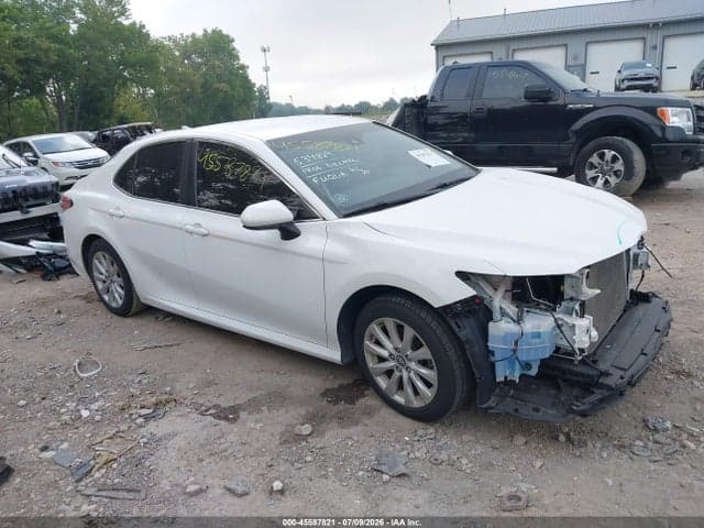 2019 TOYOTA CAMRY LE - 1