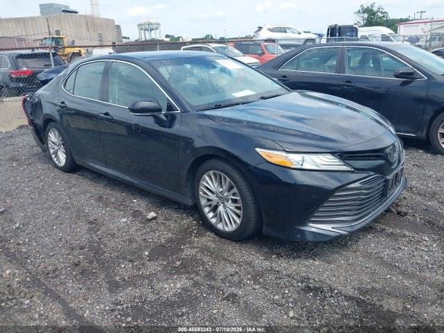 2018 TOYOTA CAMRY XLE - 1