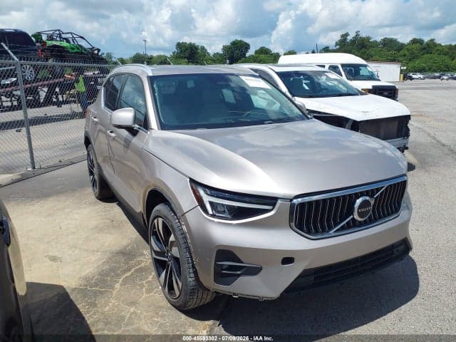 2023 VOLVO XC40 B5 PLUS BRIGHT THEME - 1