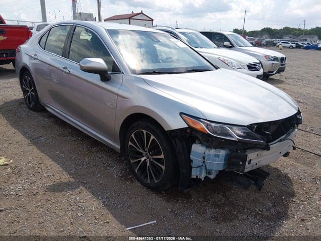 2018 TOYOTA CAMRY SE - 1