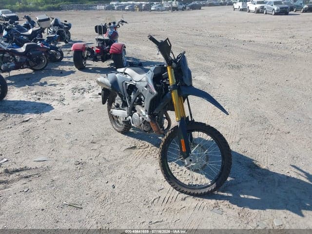 2025 SUZUKI DR-Z400 S - 1