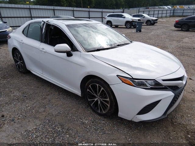 2018 TOYOTA CAMRY SE - 1