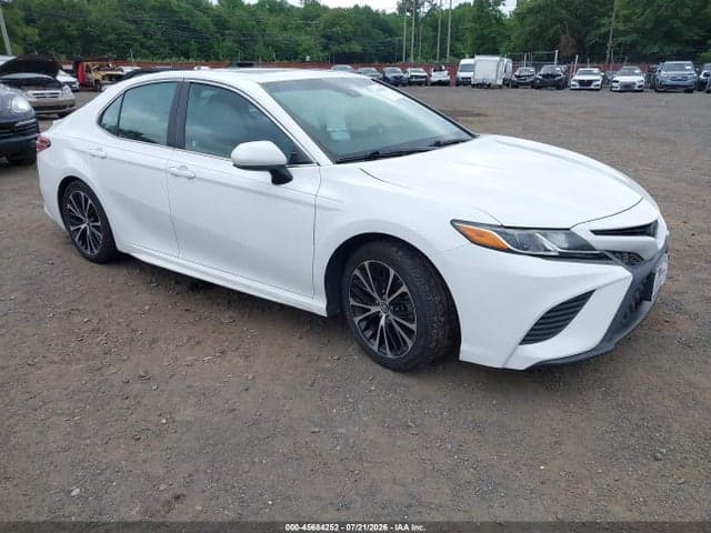 2018 TOYOTA CAMRY SE - 1