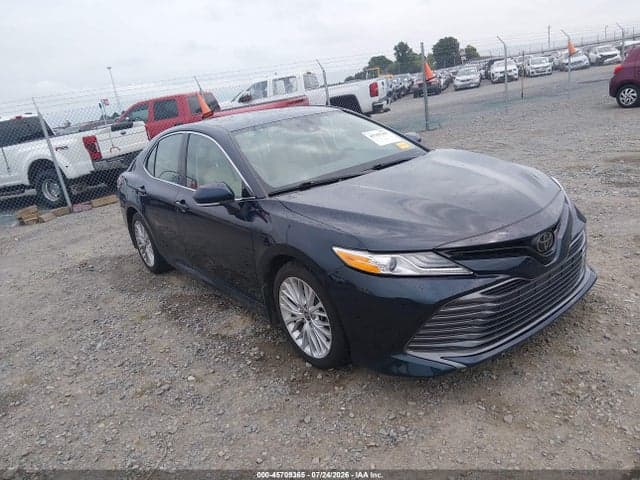 2020 TOYOTA CAMRY XLE - 1