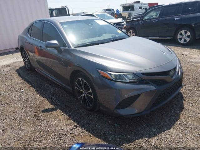 2018 TOYOTA CAMRY SE - 1