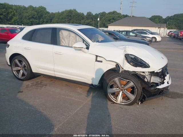 2024 PORSCHE MACAN T - 1