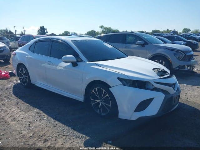 2018 TOYOTA CAMRY SE - 1