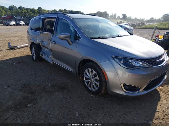 2017 CHRYSLER PACIFICA TOURING-L - 1