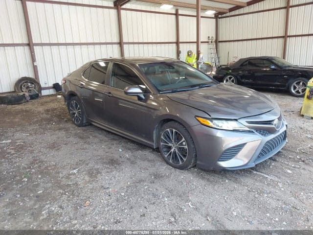 2020 TOYOTA CAMRY SE - 1