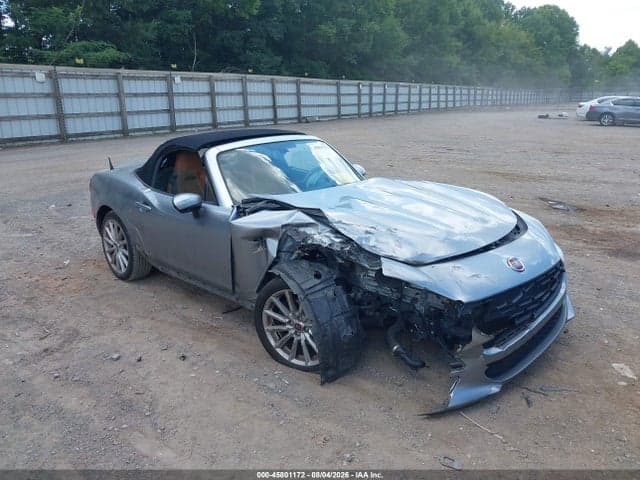 2017 FIAT 124 SPIDER LUSSO - 1