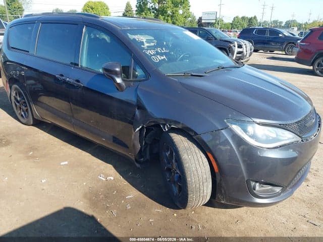2019 CHRYSLER PACIFICA LIMITED - 1