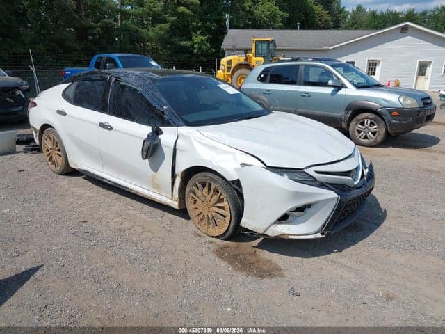 2019 TOYOTA CAMRY XSE - 1