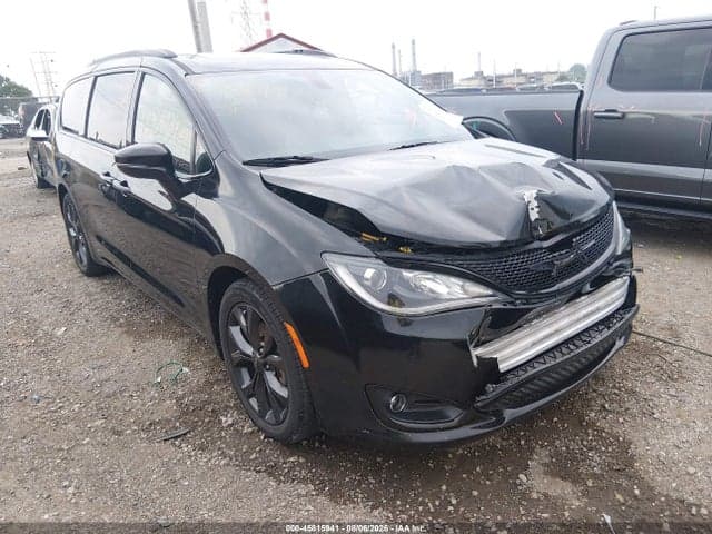 2018 CHRYSLER PACIFICA LIMITED - 1